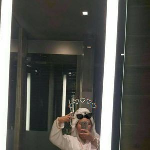 Meet your Posher, April